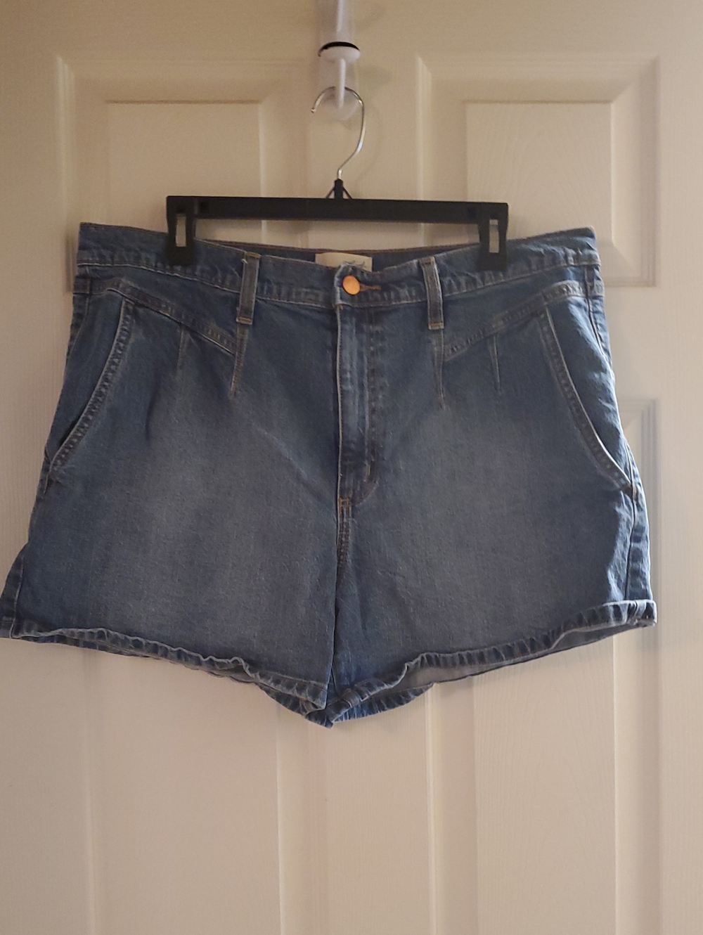 Universal Thread Women's Blue Denim Shorts
